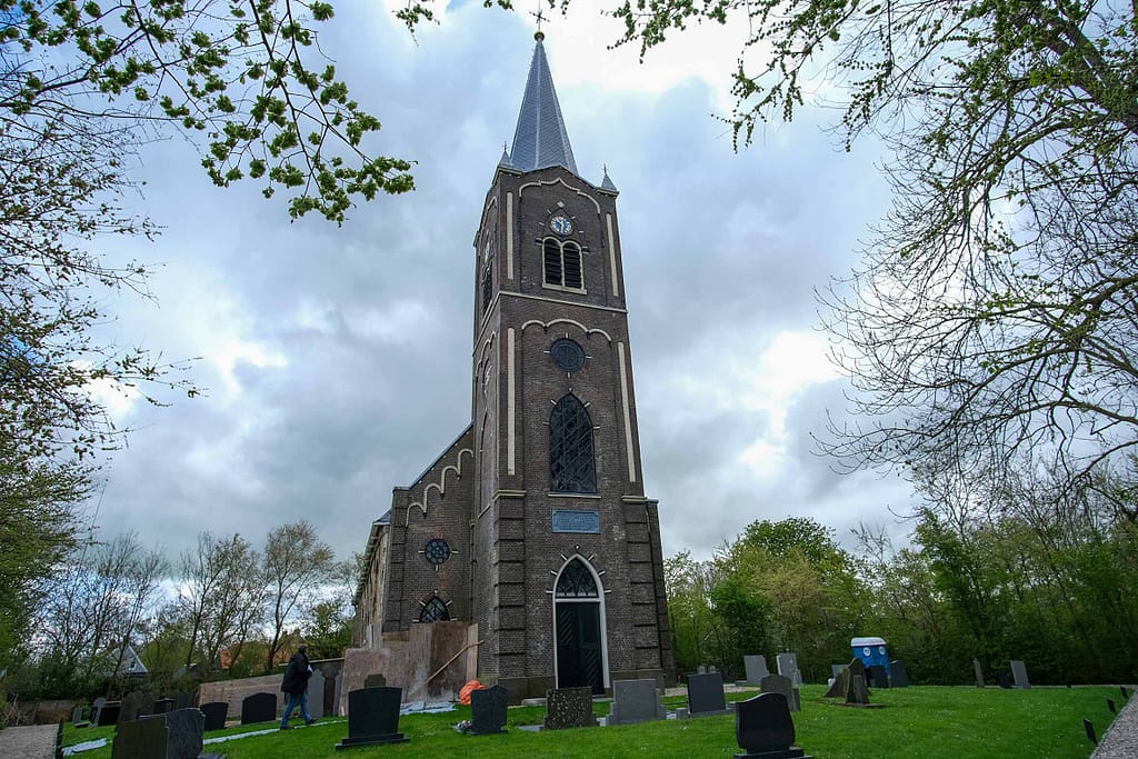 Die  Kirche Sankt Nicolaas in der niederländischen Provinz Friesland, vier Mumien sind hier offen zu sehen. Foto: Mario Vedder