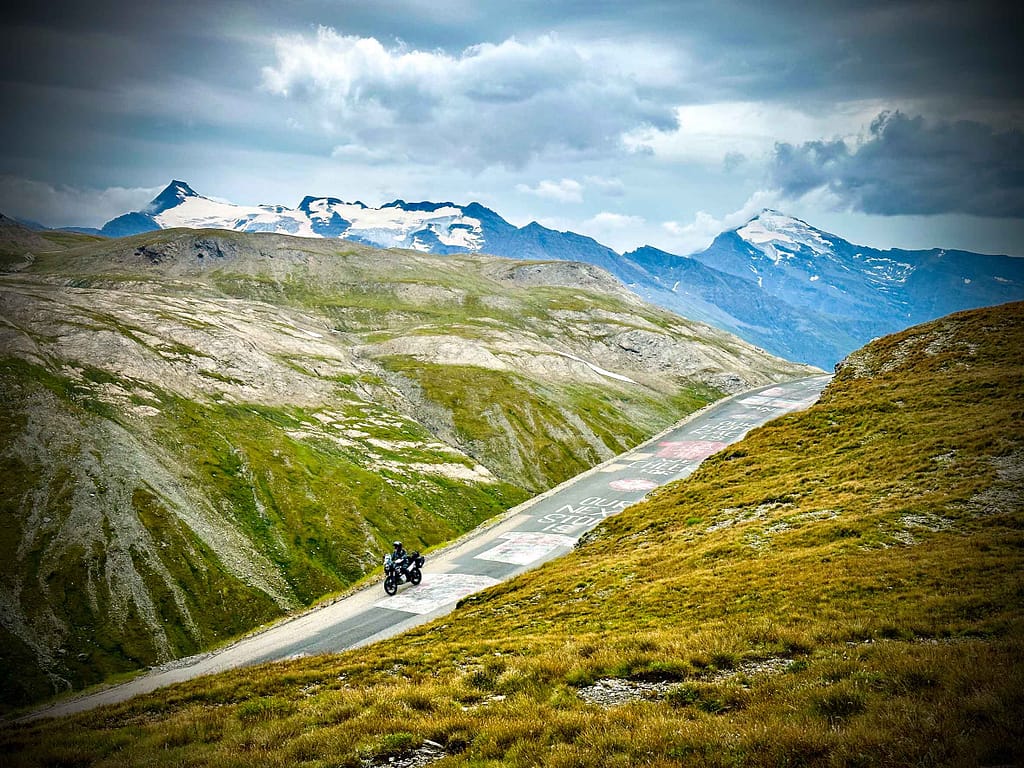 Auf dem Col de l’Iseran, 2.770 Meter hoch ist der Pass. Foto: Mario Vedder