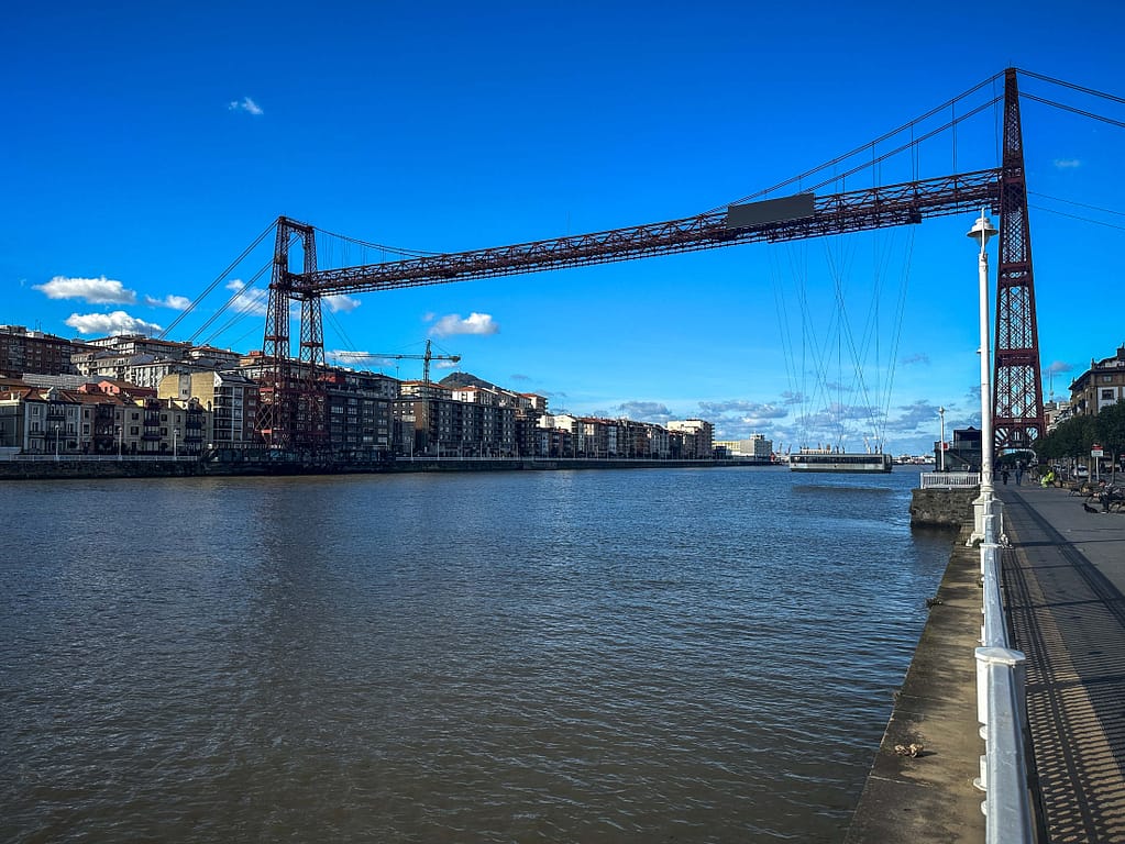 Die älteste Schwebebrücke der Welt in Portugalete. Foto: Mario Vedder