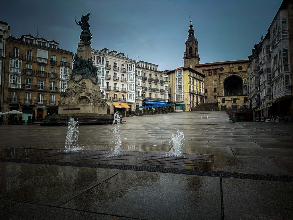 Blick auf den Plaza de la Virgen Blanca in Vitoria-Gasteiz. Foto: Mario Vedder