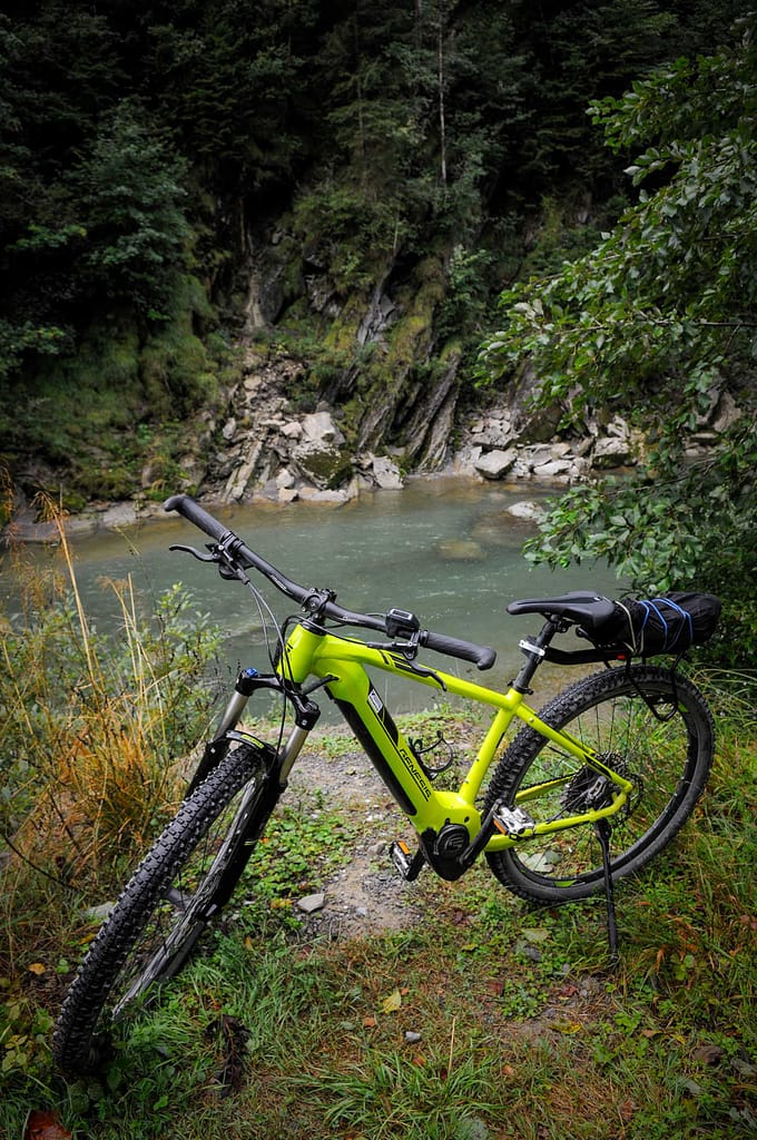 Auf die Alm per Pedelec: eine Radtour in der Region Bregenzerwald zum Genuss von Landschaft, Natur und Kulinarischem ist im späten Sommer und frühen Herbst am schönsten. Foto: Oliver Abraham