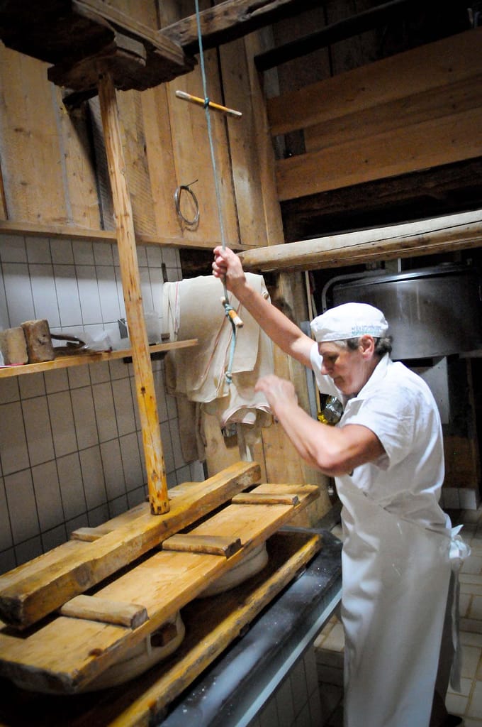 Hier wird Bergkäse auf Alpe hergestellt. Foto: Oliver Abraham