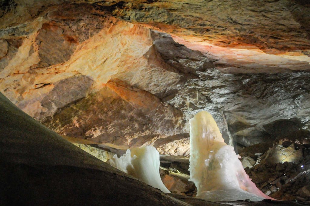 Alter und Wandel des Höhleneises in der Dachstein Rieseneishöhle Hallstadt. Foto: Oliver Abraham