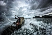 Die Skulpturen „Peine del Viento“ in San Sebastian. Foto: Mario Vedder