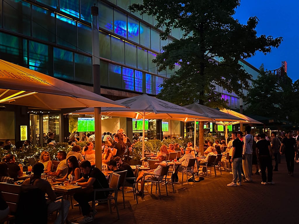 Tag der Trinkhallen 2026: Budenkultur trifft Radtour im Ruhrgebiet 5 "Bermuda3Eck Bochum Ausgehviertel bei Nacht"