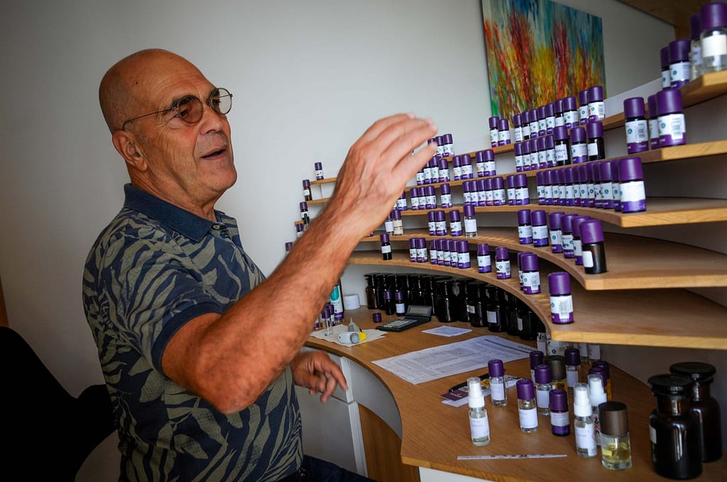 Betörender Lavendel Duft im Lipper Land - Erkundung der "Petite Provence" 17 Axel Meyer lebt Lavendel.. Seit mehr als zehn Jahren baut das Lipper Unternehmen „taoasis“ Lavendel an. Foto: Oliver Abraham