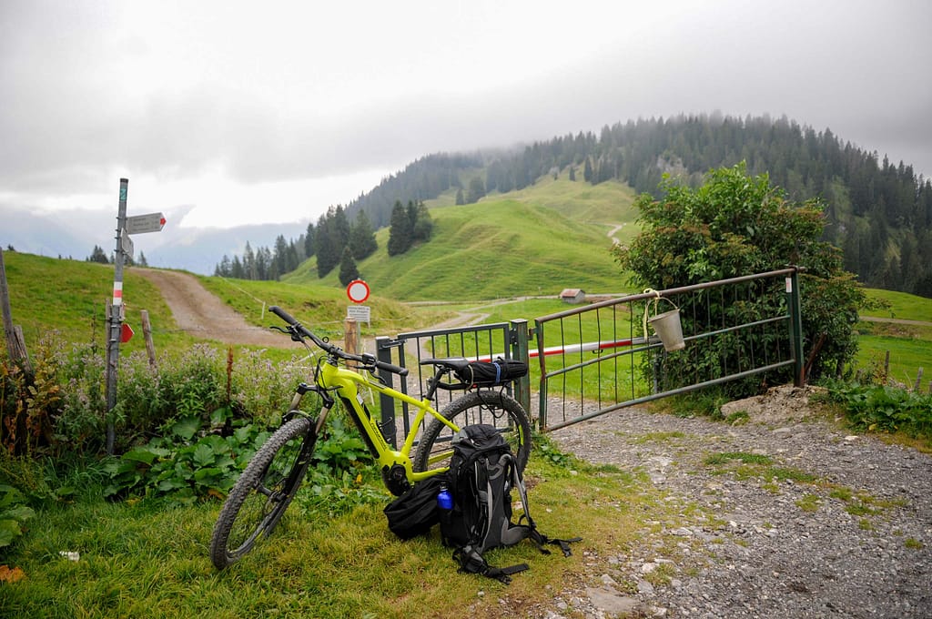 1 x Genuss pur bitte: Radtour zu Natur, Käse und Alm-Leben in den Alpen 30 Die Region Bregenzerwald mit dem Pedelec zu erkunden ist eine wunderbare Idee um Genuss und Landschaft zu erleben. Foto: Oliver Abraham