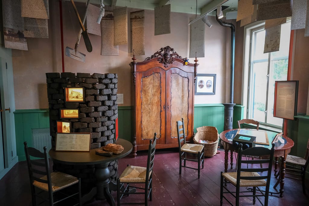 Van Gogh und Drenthe - Geheimnisse aus einer ursprünglichen Welt 18 Der Schrank im Erdgeschoss des Van Gogh Hauses ist original. Foto: Mario Vedder