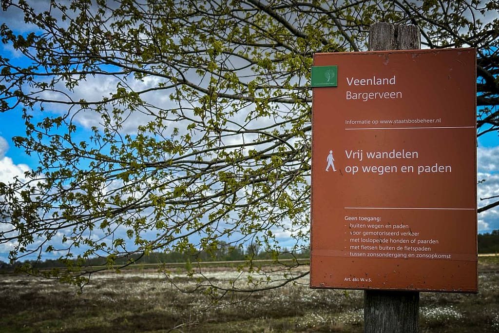 Vincent van Gogh: seine Faszination für Moore und die Ur-Landschaft in Drenthe 14 Gut ausgeschilderte Wanderwege in Bargerveen. Foto: Mario Vedder