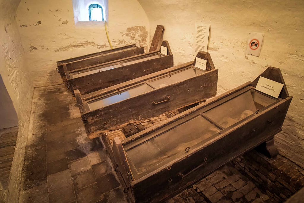 Die Mumien von Wiuwert – Ein mysteriöses Geheimnis in Friesland 11 Die Mumien von Wiuwert – Ein mysteriöses Geheimnis in Friesland – Travelling Journal