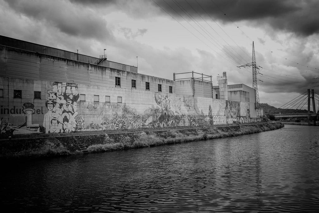 Charleroi: Die schönste der hässlichen Städte 4 Industrieruinen Charleroi Pays Noir Belgien verlassene Bergwerke Wallonien, Charleroi Industriekultur Sambre