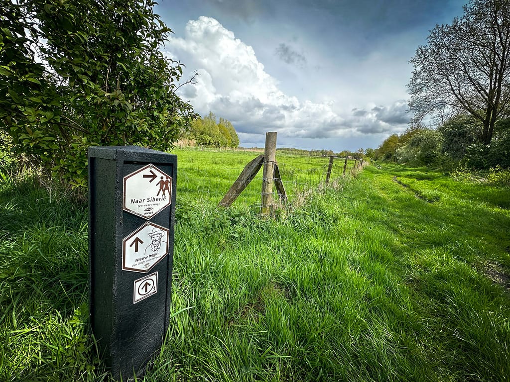 Van Gogh und Drenthe - Geheimnisse aus einer ursprünglichen Welt 19 Die Wanderungen auf den Spuren Vincent von Gogh sind gut ausgeschildert. Foto: Mario Vedder