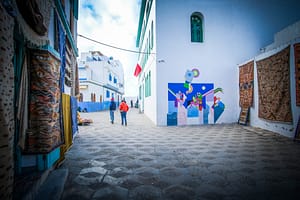 Asilah, Marokko: Die Kunst, durch Kunst eine Stadt wiederzubeleben – Vision am Atlantik 6 Die Medina von Asilah gleicht einem offenen Museum – ein Fest für die Sinne in Weiß und Blau. Foto: Mario Vedder
