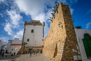 Asilah, Marokko: Die Kunst, durch Kunst eine Stadt wiederzubeleben – Vision am Atlantik 7 Asilah in Marokko lebt von farbenfroher Kunst im öffentlichen Raum: Ein Dialog, der die Mauern der Medina lebendig macht. Foto: Mario Vedder