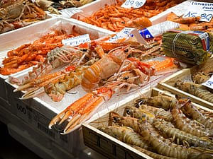 Kulinarik Highlights des Baskenlandes: Gastronomische Reise durch Nordspaniens Genussregion 3 Roadtrip Baskenland.Frischer Fisch und Meeresfrüchte in der Markthalle von Bilbao. Foto: Mario Vedder