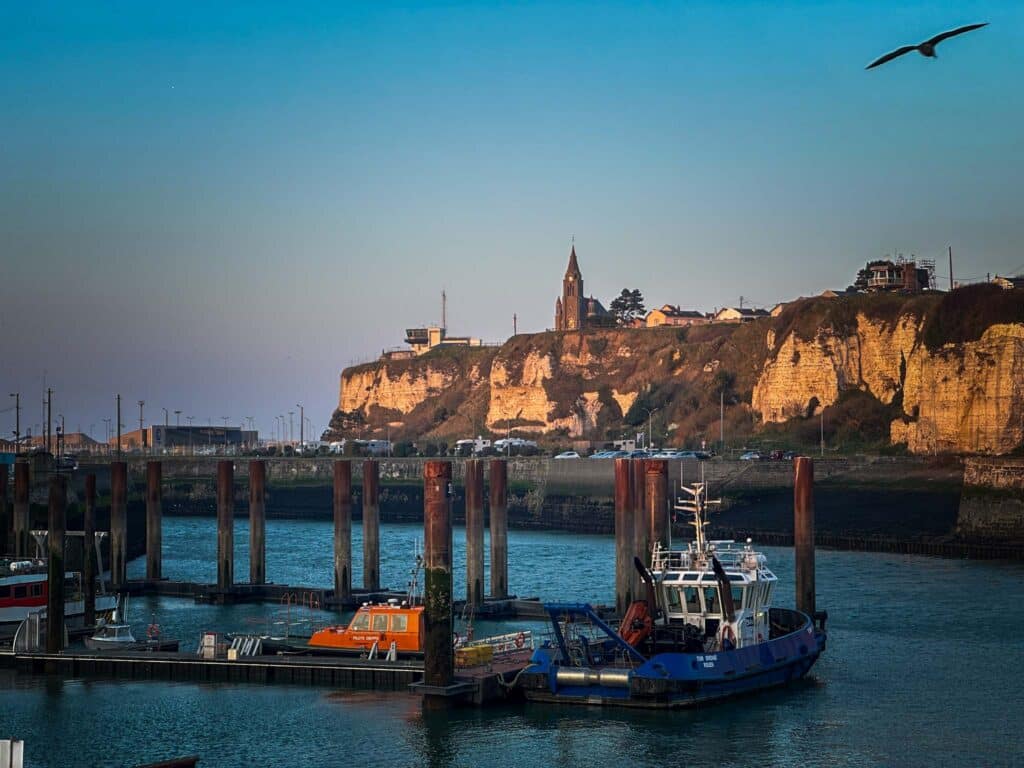 Dieppe & Le Pollet in der Normandie: Raue, ehrliche Anker an der Alabasterküste 8 Abendlicht in Dieppe. Foto: Mario Vedder