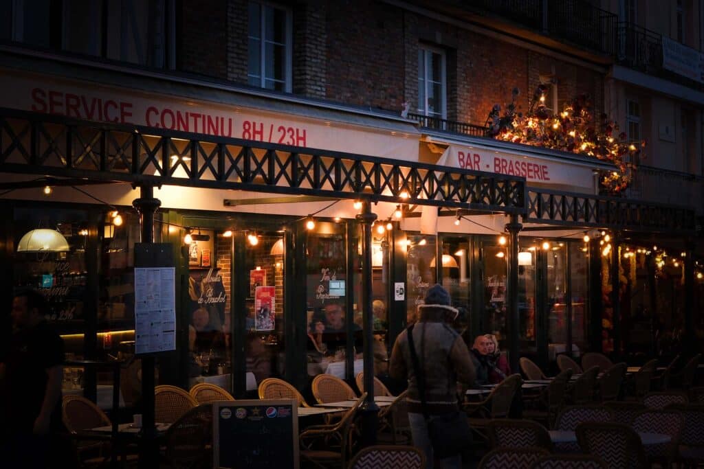 Dieppe & Le Pollet in der Normandie: Raue, ehrliche Anker an der Alabasterküste 4 Brasserien am Hafen. Foto: Mario Vedder
