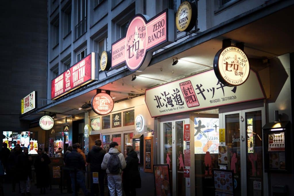 Little Tokyo in Düsseldorf: Kulinarische Entdeckungsreise durch Japans Kultur 5 „Little Tokyo“ mitten in Düsseldorf in der Immermannstrasse. Foto: Mario Vedder