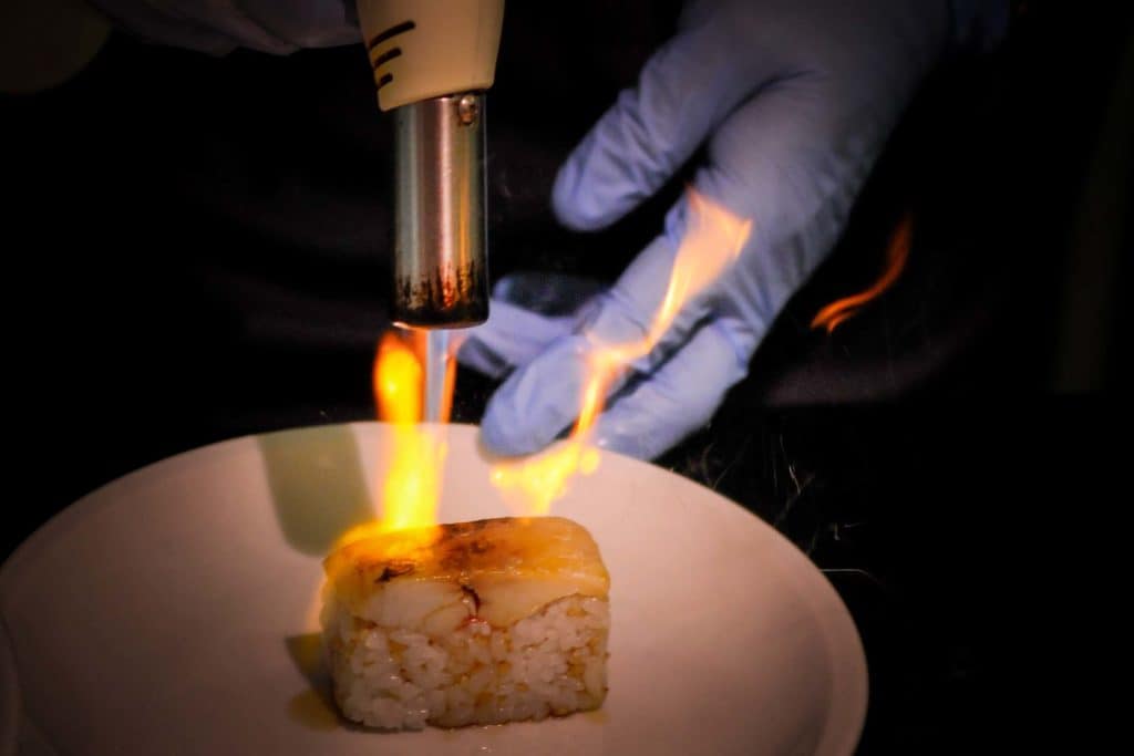 Little Tokyo in Düsseldorf: Kulinarische Entdeckungsreise durch Japans Kultur 2 Sushi im „Maruyasu“, mitten in „Little Tokyo“. Foto: Oliver Abraham